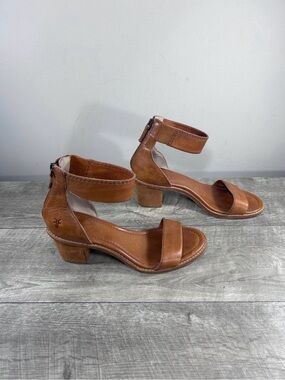 Womens Frye 72158 Spring Leather T-Strap Wooden Heels Back Zip Sandals Size 8